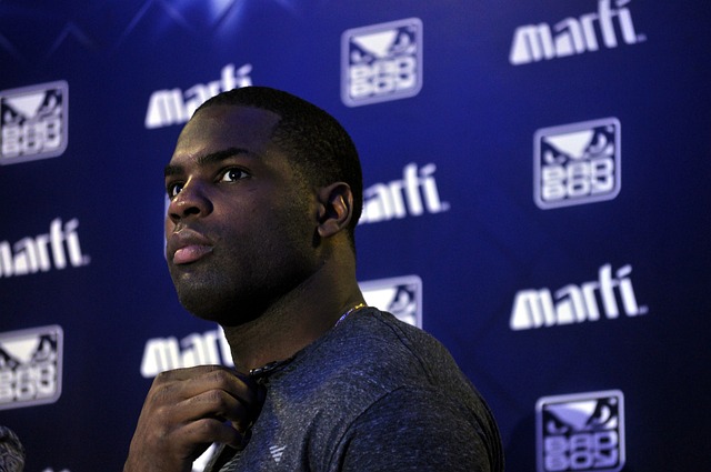 并且始终保 并且始终保